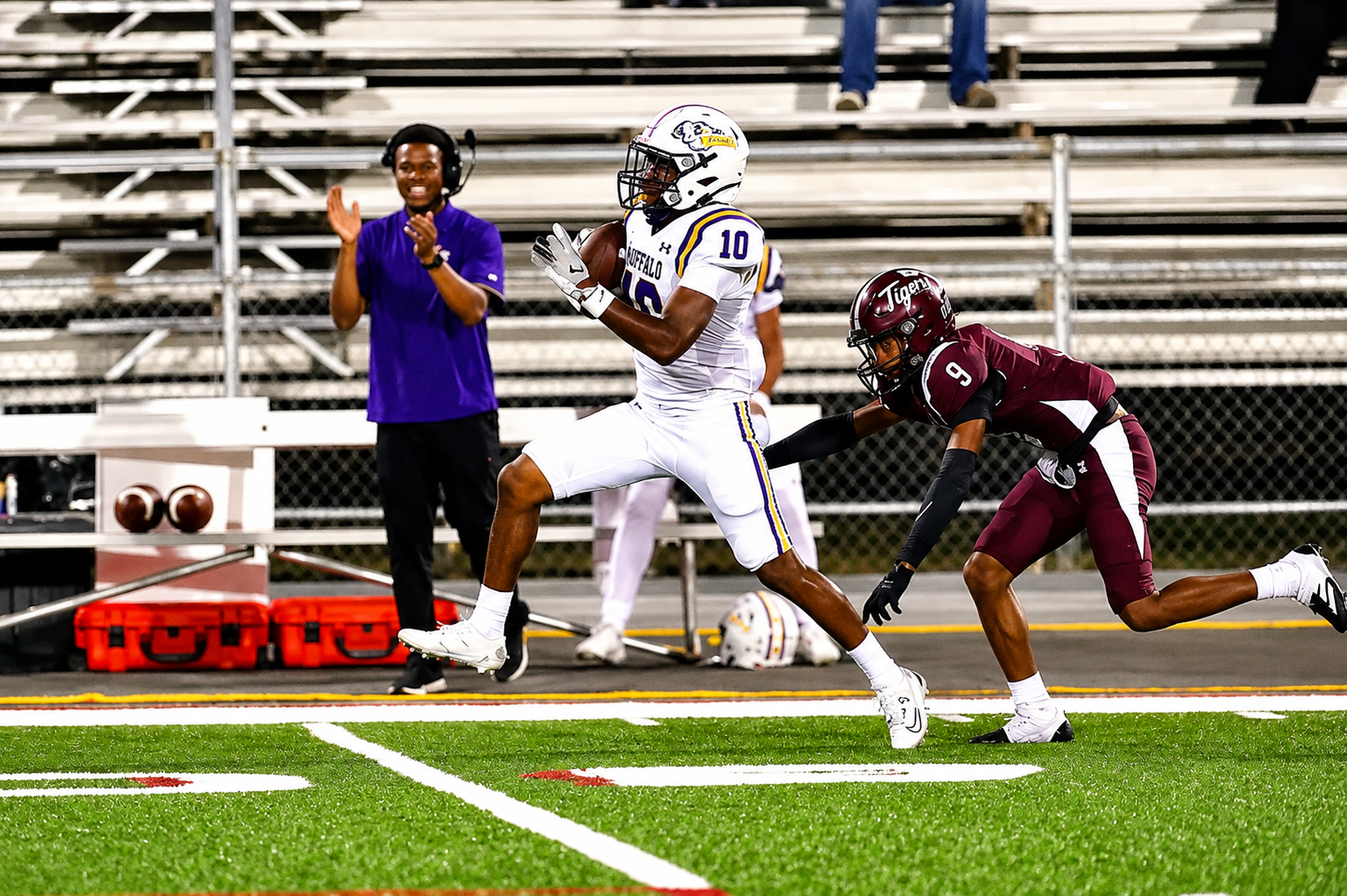 Class of 2027 athlete Donte Lott makes a play in open field for Buffalo High School football in Texas.
